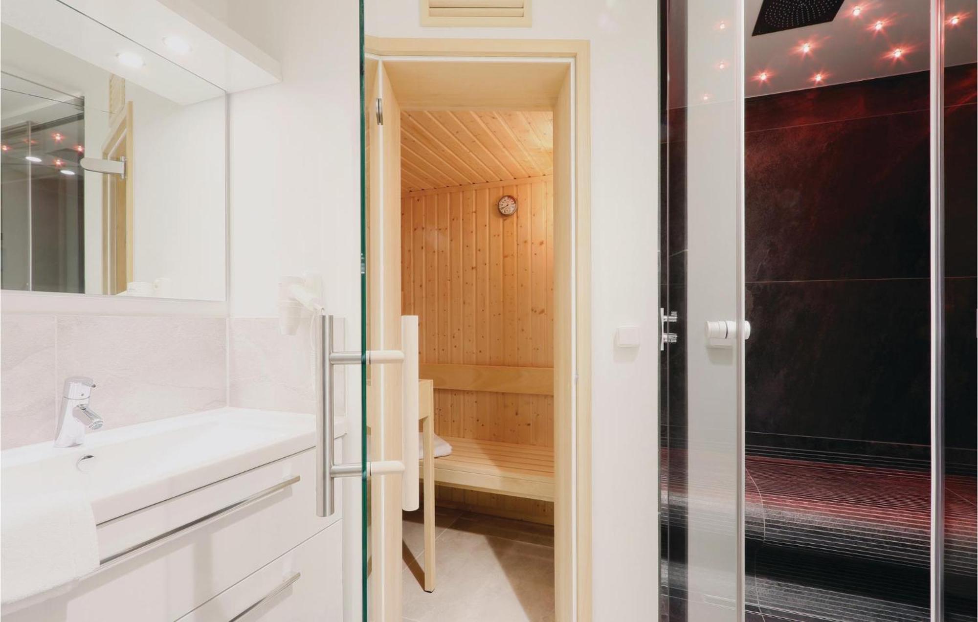 Lejlighed Awesome In Travemuende With Sauna